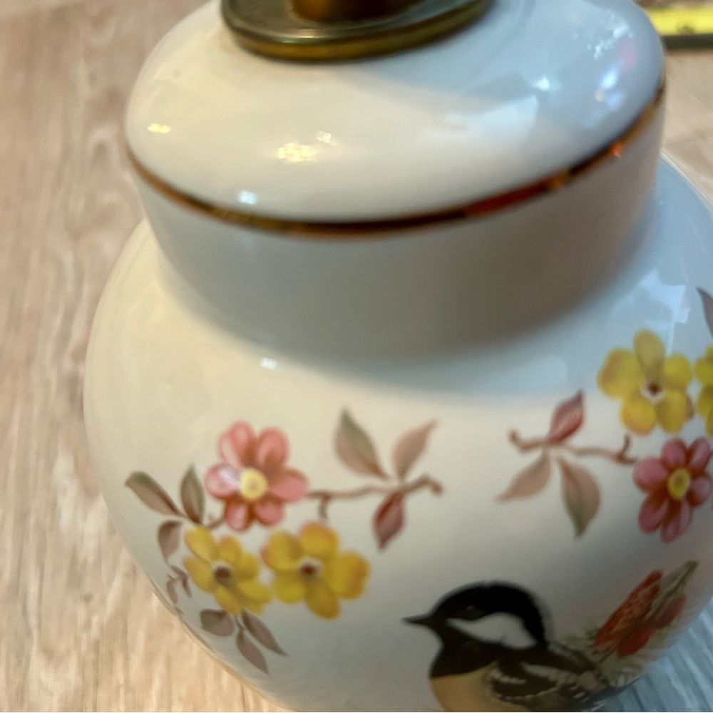 Vintage Bird Lamp Porcelain Painted Bedside Table Jar Floral Asian Design 9” - Picture 10 of 13